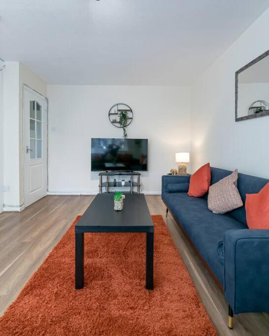Lovely Two Bed At Tanglewood * Hillingdon